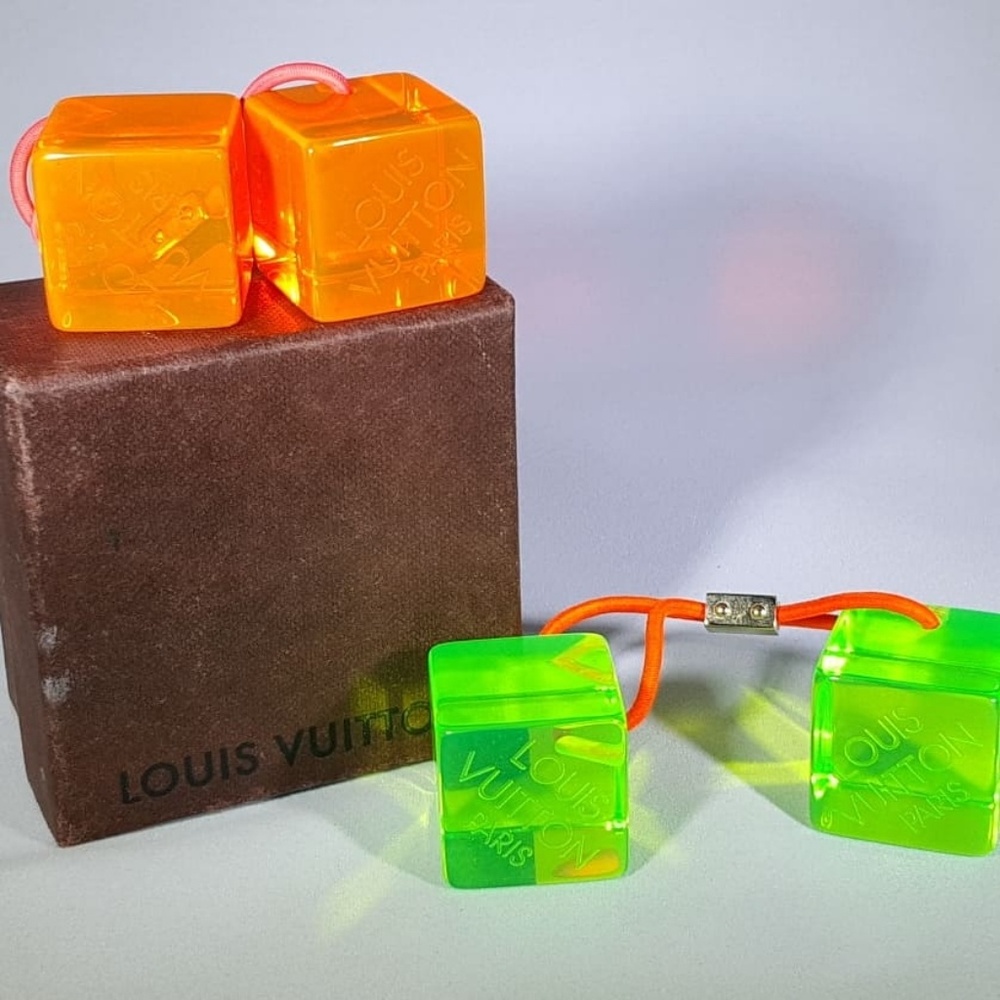 Louis Vuitton cube shaped Lucite hair tie